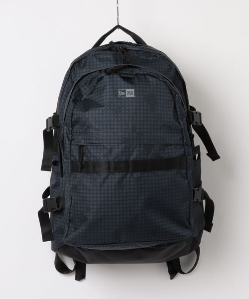NEW ERA(ニューエラ)の「NEW ERA/ニューエラ CARRIER PACK 35L(バックパック/リュック・メンズ・ブラック/ブラック系その他/オートミール/カモフラージュ/その他5・FREE)」の4枚目の写真