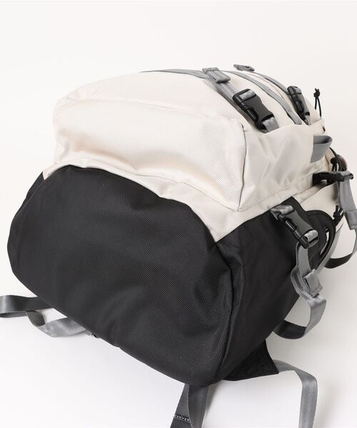 NEW ERA(ニューエラ)の「NEW ERA/ニューエラ CARRIER PACK 35L(バックパック/リュック・メンズ・ブラック/ブラック系その他/オートミール/カモフラージュ/その他5・FREE)」の7枚目の写真