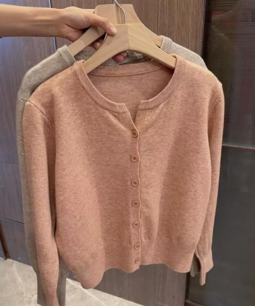 Ritzy(リッツィー)の「9色展開 カーディガン(カーディガン/ボレロ・レディース・ピンク/レッド/アイボリー/ブラック/グレー/ベージュ/モカ/イエロー/ネイビー・FREE)」の12枚目の写真