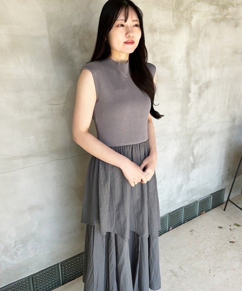 MISCH MASCH(ミッシュマッシュ)の「WEB限定 ドッキングニットワンピース(ワンピース・レディース・チャコールグレー/ベージュ/ブルー・フリ-)」の13枚目の写真