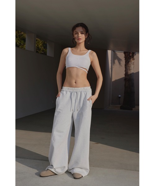 ALEXIA STAM（アリシアスタン）の「Wellness Bust Strap Top /ウェルネスブラトップ（キャミソール・レディース・ベージュ/ピンク/ホワイト/ブラック・L/M/S）」の19枚目の写真