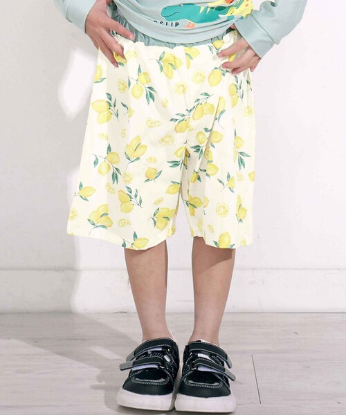 SLAP SLIP（スラップスリップ）の「【お揃い】はたらくくるまうみのいきものフルーツ総柄パンツ型スイムウェア(90~130cm)（水着・キッズ・ホワイト系その他2/イエロー系その他/ブルー系その他・90cm/100cm/110cm/120cm/130cm）」の3枚目の写真