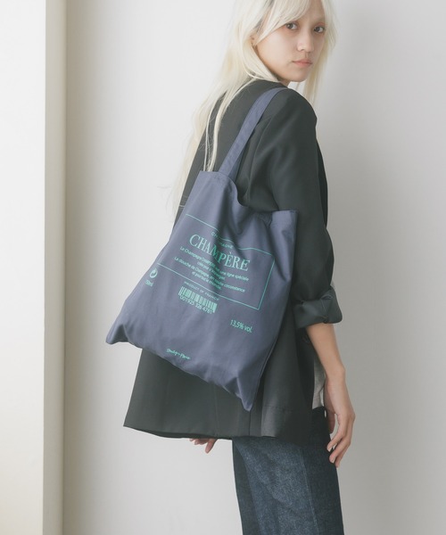 ROOPTOKYO(ループトウキョウ)の「EMILY IN PARIS × FUDGE / TOTE BAG 秋物 秋服 2026年秋冬(トートバッグ・レディース・ピンク系/ダークグリーン/アイボリー/ネイビー・FREE)」の4枚目の写真