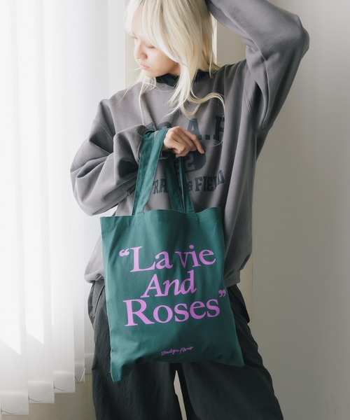 ROOPTOKYO(ループトウキョウ)の「EMILY IN PARIS × FUDGE / TOTE BAG 秋物 秋服 2026年秋冬(トートバッグ・レディース・ピンク系/ダークグリーン/アイボリー/ネイビー・FREE)」の3枚目の写真