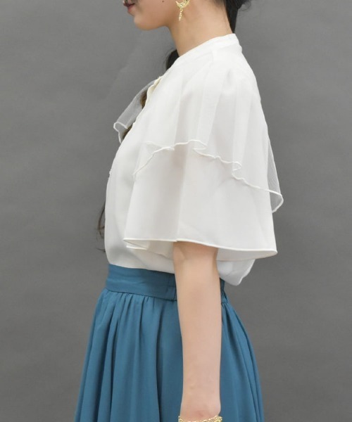 axes femme POETIQUE(アクシーズファムポエティック)の「フリル袖半袖ブラウス(シャツ/ブラウス・レディース・ブルーグリーン/ホワイト/ブラック・MEDIUM)」の5枚目の写真