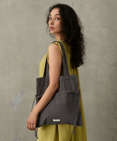 Stroove(ストルーヴ)の「Sand wash cotton 2way drawstring bag / サンドウォッシュ コットン 2way ドロスト ハンドバッグ&ショルダーバッグ(ショルダーバッグ・レディース・ブルー/スミクロ/ベージュ/オレンジ・FREE)」の17枚目の写真