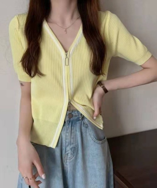 LETee(レティー)の「ダブルジップで着こなし自在!配色ラインで細見えする大人かわいいリブカーデ(カーディガン/ボレロ・レディース・ブラック/ホワイト/ブルー/イエロー・FREE)」の4枚目の写真