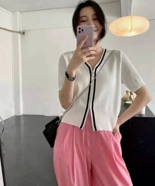 LETee(レティー)の「ダブルジップで着こなし自在!配色ラインで細見えする大人かわいいリブカーデ(カーディガン/ボレロ・レディース・ブラック/ホワイト/ブルー/イエロー・FREE)」の14枚目の写真