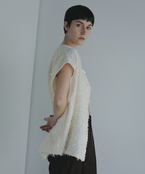 MANOF(マノフ)の「FRINGE OPEN BLOUSE(シャツ/ブラウス・レディース・アイボリー/ブラック・FREE)」の6枚目の写真