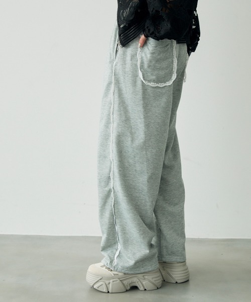 Clum(クルム)の「Side lace design sweatpants / サイドレースデザインスウェットパンツ(スウェットパンツ・レディース・グレー/ブラック・FREE)」の11枚目の写真