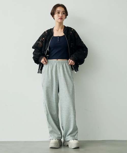 Clum(クルム)の「Side lace design sweatpants / サイドレースデザインスウェットパンツ(スウェットパンツ・レディース・グレー/ブラック・FREE)」の6枚目の写真