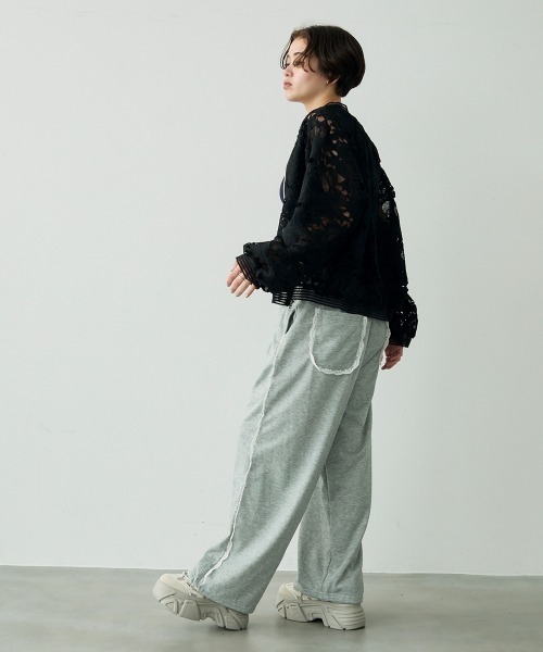 Clum(クルム)の「Side lace design sweatpants / サイドレースデザインスウェットパンツ(スウェットパンツ・レディース・グレー/ブラック・FREE)」の3枚目の写真