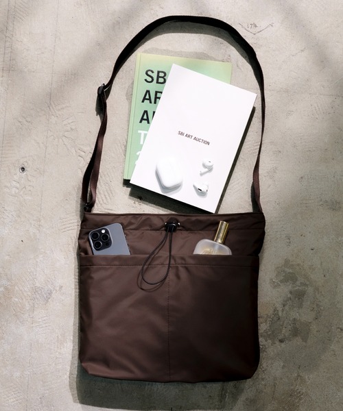 CALIFORNIA OUTFITTERS(カリフォルニア アウトフィッターズ)の「5A34 巾着ショルダーバッグ(ショルダーバッグ・メンズ・ブラック/ブラウン/ベージュ・ONESIZE)」の3枚目の写真