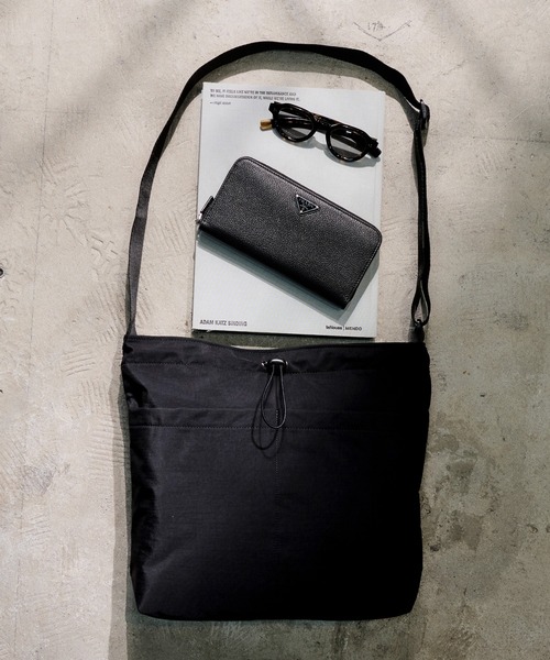 CALIFORNIA OUTFITTERS(カリフォルニア アウトフィッターズ)の「5A34 巾着ショルダーバッグ(ショルダーバッグ・メンズ・ブラック/ブラウン/ベージュ・ONESIZE)」の2枚目の写真
