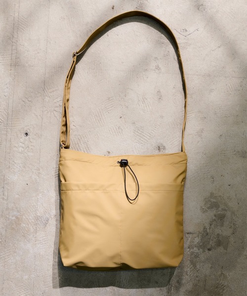CALIFORNIA OUTFITTERS(カリフォルニア アウトフィッターズ)の「5A34 巾着ショルダーバッグ(ショルダーバッグ・メンズ・ブラック/ブラウン/ベージュ・ONESIZE)」の6枚目の写真