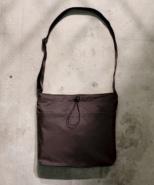 CALIFORNIA OUTFITTERS(カリフォルニア アウトフィッターズ)の「5A34 巾着ショルダーバッグ(ショルダーバッグ・メンズ・ブラック/ブラウン/ベージュ・ONESIZE)」の5枚目の写真