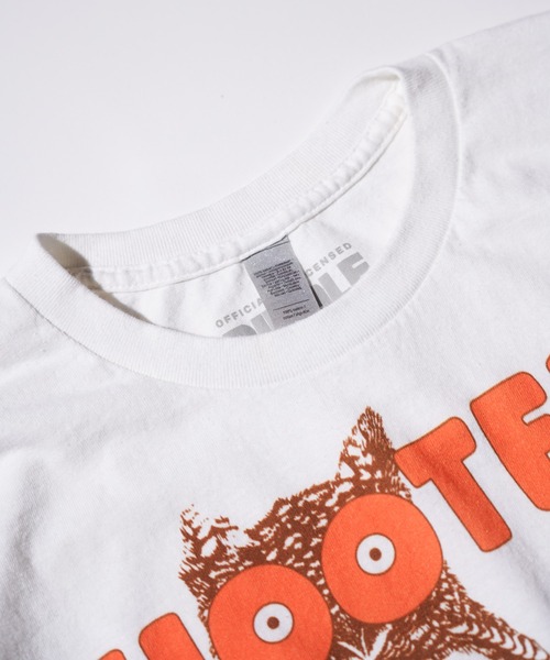 THRIFTY LOOK(スリフティールック)の「THRIFTY LOOK / スリフティールック THRIFTY "HOOTERS" LOGO TEE フーターズ 企業ロゴ 企業Tシャツ(Tシャツ/カットソー・メンズ・ホワイト/ブラック・X-LARGE/XX-LARGE/LARGE/MEDIUM)」の7枚目の写真