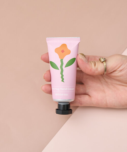 BIRTHDAY BAR（バースデイバー）の「Flora Hug Hand Cream（ハンドケア/ハンドクリーム・レディース・ピンク/ブルー・0）」の9枚目の写真