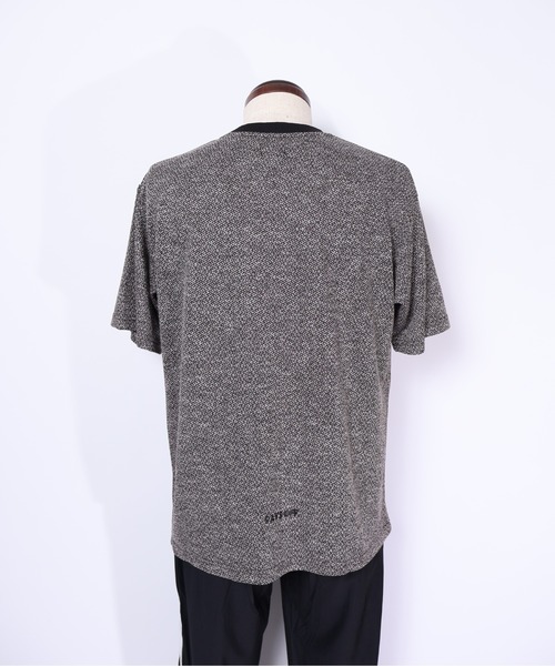 MMMM(エムエムエムエム)の「MMMM/グリッティジャガードスラッシュT・スリット刺繍T(Tシャツ/カットソー・メンズ・ブラック/グレー系その他/ブラック系その他/チャコールグレー/ホワイト系その他/ホワイト・LARGE/MEDIUM)」の21枚目の写真