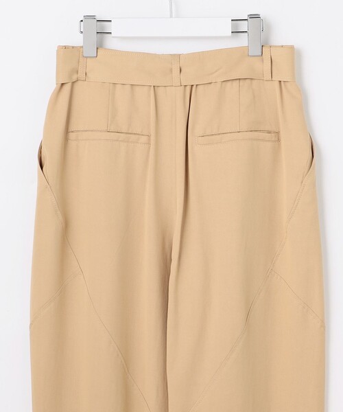 自由区（ジユウク）の「セルロースコットンチノコクーンシルエット パンツ（その他パンツ・レディース・ベージュ系/オリーブ系・32）」の17枚目の写真