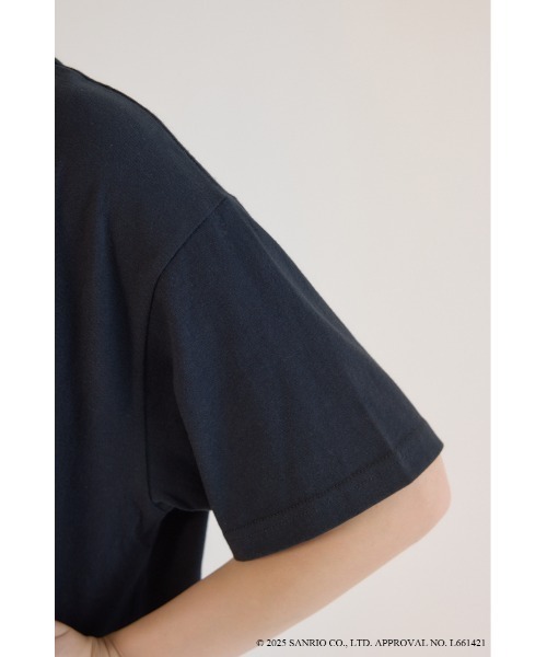 RODEO CROWNS WIDE BOWL（ロデオクラウンズワイドボウル）の「(サンリオキャラクターズ)SUNBURN キティ Tシャツ（Tシャツ/カットソー・レディース・ホワイト系その他/ピンク/ブラック/オフホワイト・SMALL/MEDIUM）」の13枚目の写真