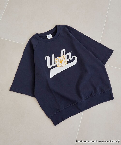 UCLA（ユーシーエルエー）の「【UCLA 別注】 カレッジプリント裏毛ハーフスリーブプルオーバー（Tシャツ/カットソー・レディース・ネイビー/コバルトブルー/ナチュラル・FREE）」の2枚目の写真