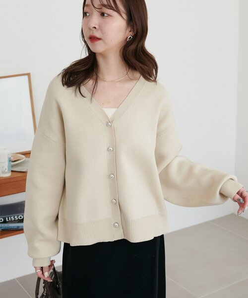 DISCOAT(ディスコート)の「メタル釦スウェットライクカーディガン(カーディガン/ボレロ・レディース・グレー/アイボリー/ブラック・FREE)」の5枚目の写真
