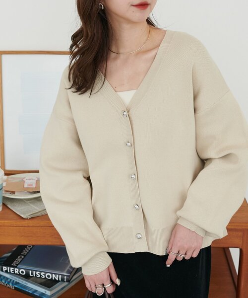 DISCOAT(ディスコート)の「メタル釦スウェットライクカーディガン(カーディガン/ボレロ・レディース・グレー/アイボリー/ブラック・FREE)」の6枚目の写真