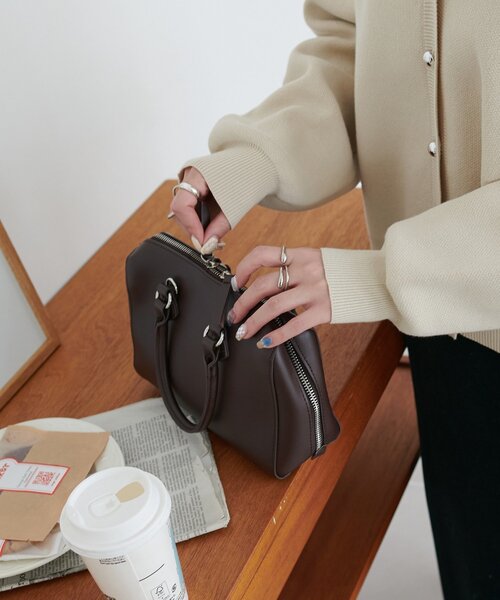 DISCOAT(ディスコート)の「メタル釦スウェットライクカーディガン(カーディガン/ボレロ・レディース・グレー/アイボリー/ブラック・FREE)」の8枚目の写真