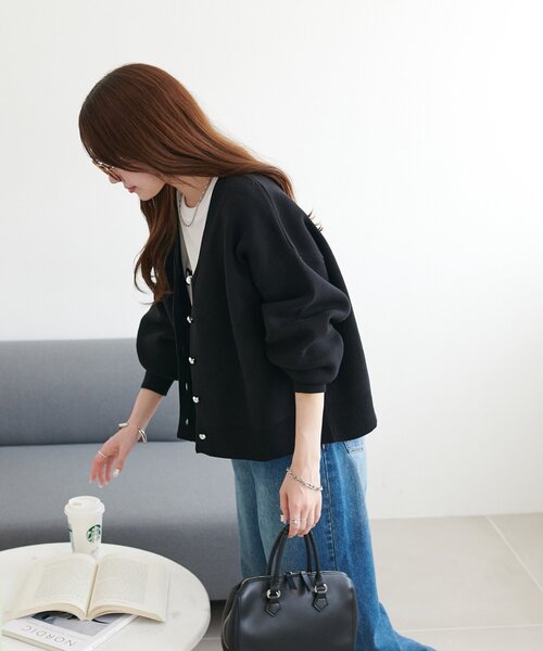 DISCOAT(ディスコート)の「メタル釦スウェットライクカーディガン(カーディガン/ボレロ・レディース・グレー/アイボリー/ブラック・FREE)」の21枚目の写真