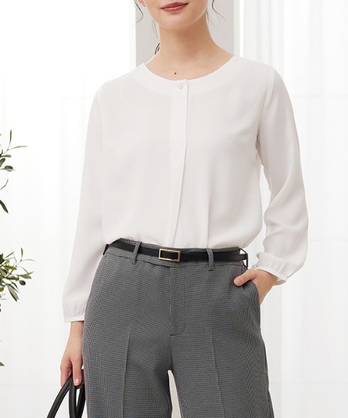 AOYAMA(アオヤマ)の「WEB限定パールボタンブラウス(シャツ/ブラウス・レディース・ホワイト/ライトベージュ・M/L)」の3枚目の写真