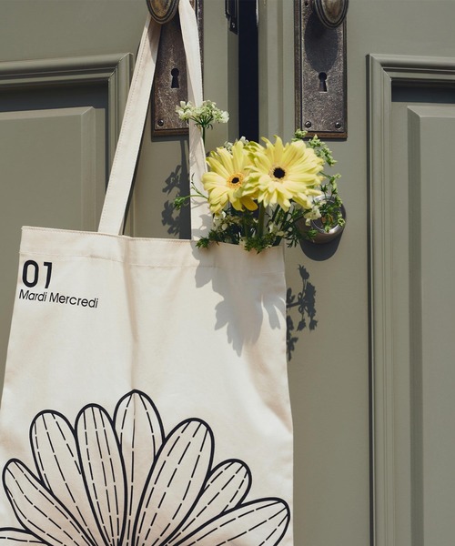Mardi Mercredi（マルディメクルディ）の「CANVAS BAG FLOWER / キャンバス バッグ フラワー（エコバッグ/サブバッグ・レディース・ブラック/アイボリー/ブルー/グリーン/ピンク・FREE）」の10枚目の写真