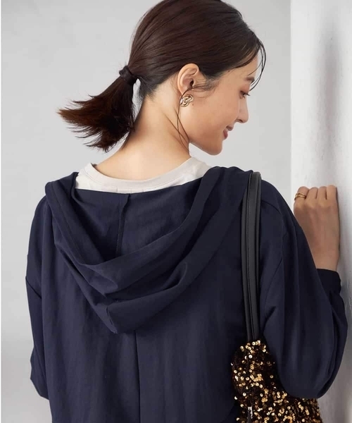 a.v.v（アーヴェヴェ）の「バックフレアシアーパーカー（パーカー・レディース・ネイビー/ブラウン/グレー系その他・40/38/36）」の7枚目の写真