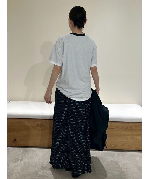 Mila Owen（ミラオーウェン）の「オーバーサイズプリントリンガーTシャツ（Tシャツ/カットソー・レディース・ベージュ/ホワイト/ライトブルー・1/0）」の7枚目の写真