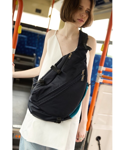 撥水マルチアウトポケットムーンボディバッグ / ワンショルダーボディ