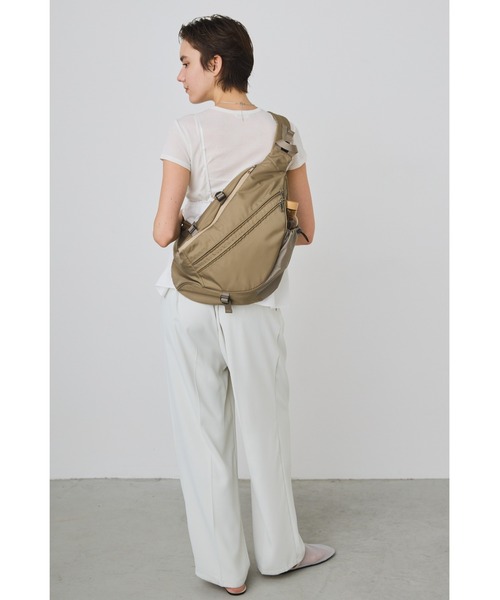 un/ neu アン ノイ 撥水マルチアウトポケットムーンボディバッグ 撥水マルチアウトポケットムーンボディバッグ / ワンショルダー