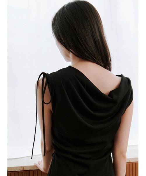スナイデル　ドレープカットワンピース　オンライン完売品！　早い者勝ち！ スナイデル SNIDEL ドレープカットワンピース （BLK