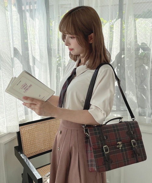 F i.n.t（フィント）の「【500mlペットボトル収納可】ミニサッチェルショルダーバッグ/fint フィント（ショルダーバッグ・レディース・ブルーグリーン/レッド/ブラウン・FREE）」の17枚目の写真