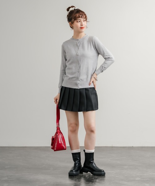 Rocky Monroe(ロッキーモンロー)の「ライトクルーネック長袖ニットカーディガン(カーディガン/ボレロ・レディース・アイボリー/ベージュ/キャメル/ホワイト/サックスブルー/グレー/ブラウン/ブラック/グリーン/オレンジ/ピンク・FREE)」の13枚目の写真