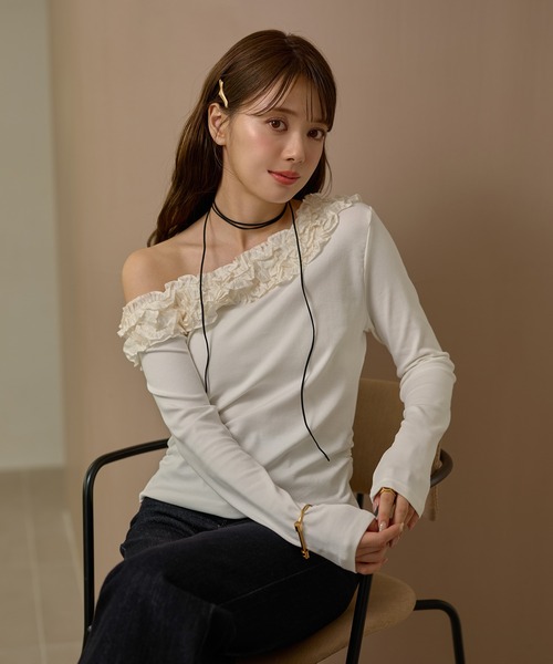 LAULEN(ローレン)の「frill neck one shoulder tops /フリルネックワンショルダー長袖カットトップス(Tシャツ/カットソー・レディース・グレー/アイボリー/ブラック・FREE)」の2枚目の写真