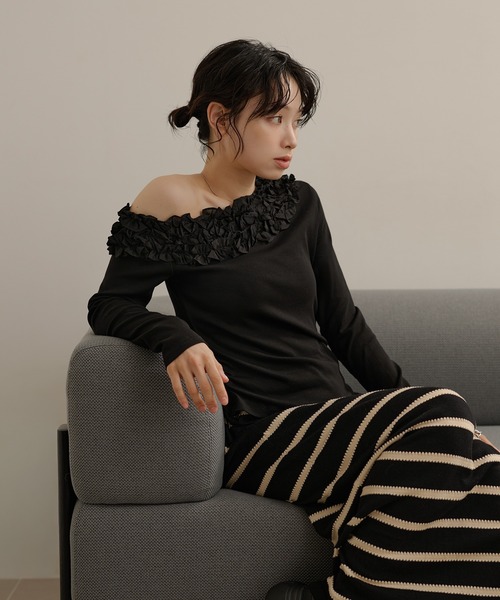 LAULEN(ローレン)の「frill neck one shoulder tops /フリルネックワンショルダー長袖カットトップス(Tシャツ/カットソー・レディース・グレー/アイボリー/ブラック・FREE)」の17枚目の写真