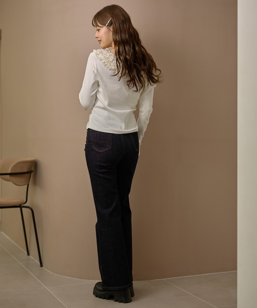 LAULEN(ローレン)の「frill neck one shoulder tops /フリルネックワンショルダー長袖カットトップス(Tシャツ/カットソー・レディース・グレー/アイボリー/ブラック・FREE)」の9枚目の写真