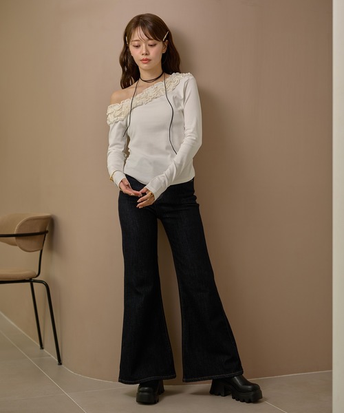 LAULEN(ローレン)の「frill neck one shoulder tops /フリルネックワンショルダー長袖カットトップス(Tシャツ/カットソー・レディース・グレー/アイボリー/ブラック・FREE)」の12枚目の写真