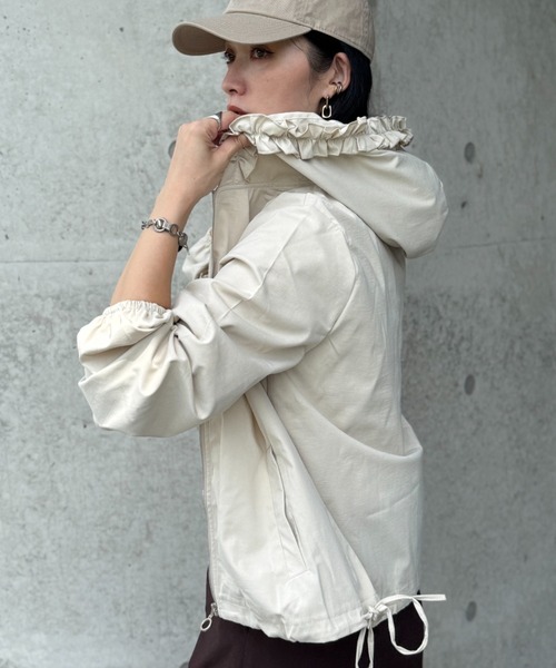 deux amour（ドゥーザムール）の「フードフリルブルゾン（ブルゾン・レディース・ブラック/ベージュ・M～Ｌ）」の4枚目の写真