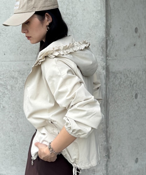 deux amour（ドゥーザムール）の「フードフリルブルゾン（ブルゾン・レディース・ブラック/ベージュ・M～Ｌ）」の6枚目の写真