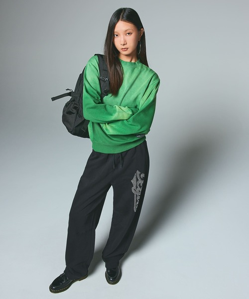 X-girl（エックスガール）の「RHINESTONE CURSIVE LOGO SWEAT PANTS