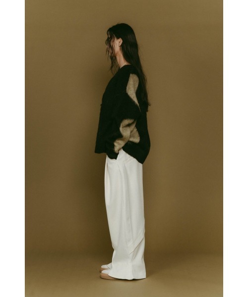 Knuth Marf（クヌースマーフ）の「Vneck cardigan(unisex)（ニット/セーター・レディース・ブラウン/キャメル/ブラック・FREE）」の5枚目の写真