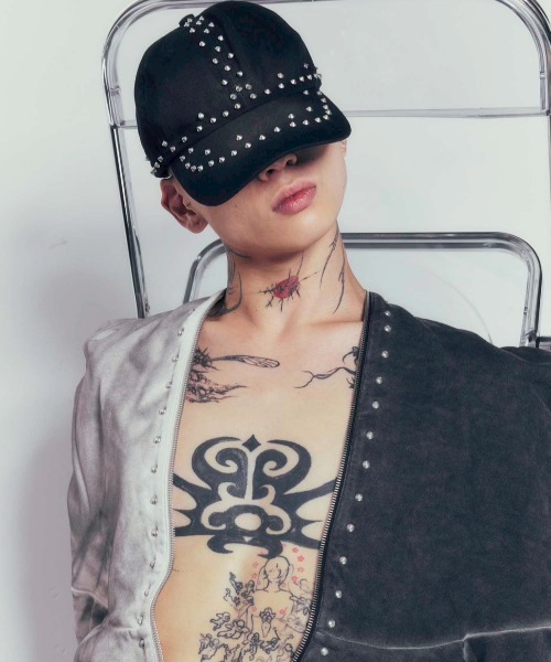 DIG YOUR OWN GRAVE（ディグユアオウングレイブ）の「【DIG YOUR OWN GRAVE】SILENT CROSS CAP / 【ディグユアオウングレイブ】スタッズキャップ（キャップ・メンズ・ブラック・ONE SIZE）」の9枚目の写真