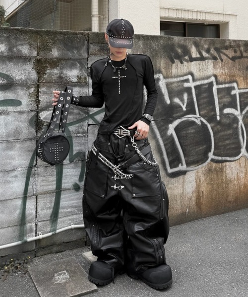 DIG YOUR OWN GRAVE(ディグユアオウングレイブ)の「【DIG YOUR OWN GRAVE】SILENT CROSS CAP / 【ディグユアオウングレイブ】スタッズキャップ<着用動画あり>(キャップ・メンズ・ブラック・ONE SIZE)」の22枚目の写真