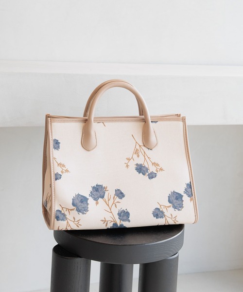 Andemiu（アンデミュウ）の「【オリジナル柄】ゴブランフラワーBAG597399（トートバッグ・レディース・ダークブラウン/ネイビー/アイボリー・FREE）」の2枚目の写真